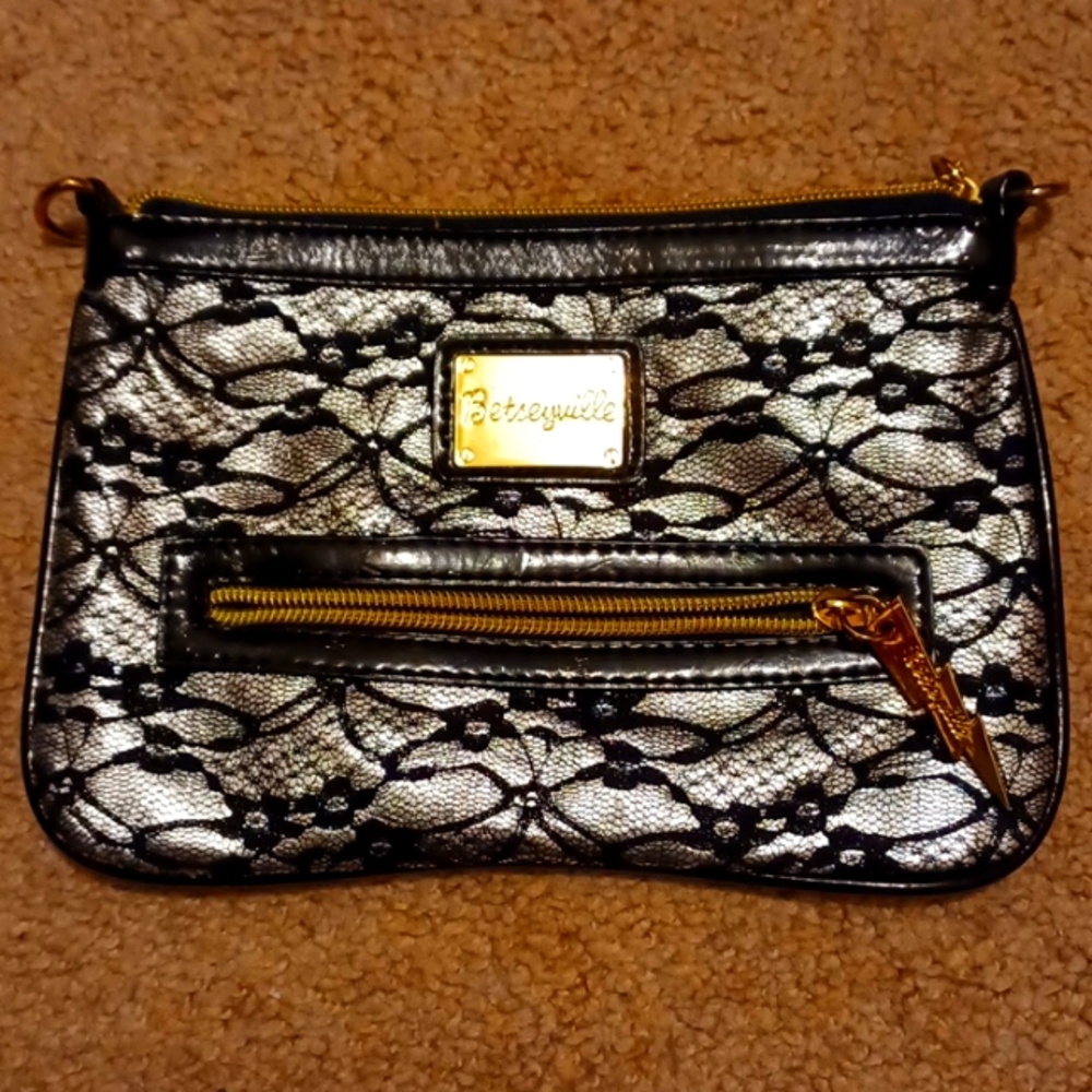 Betsey Johnson Betseyville clutch